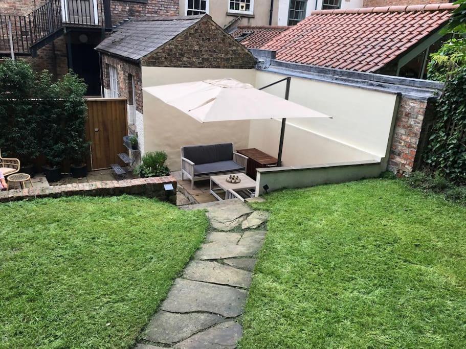 Garden House Villa York Luaran gambar
